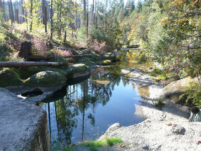 P1130267_副本.jpg (304.51 KiB) Viewed 57355 times Fall Creek The Diving Rock Oct.22, 2011